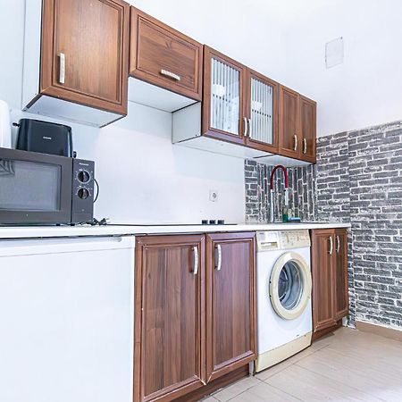 Simple Apt W Full Kitchen Wiener Stadthalle Exterior foto