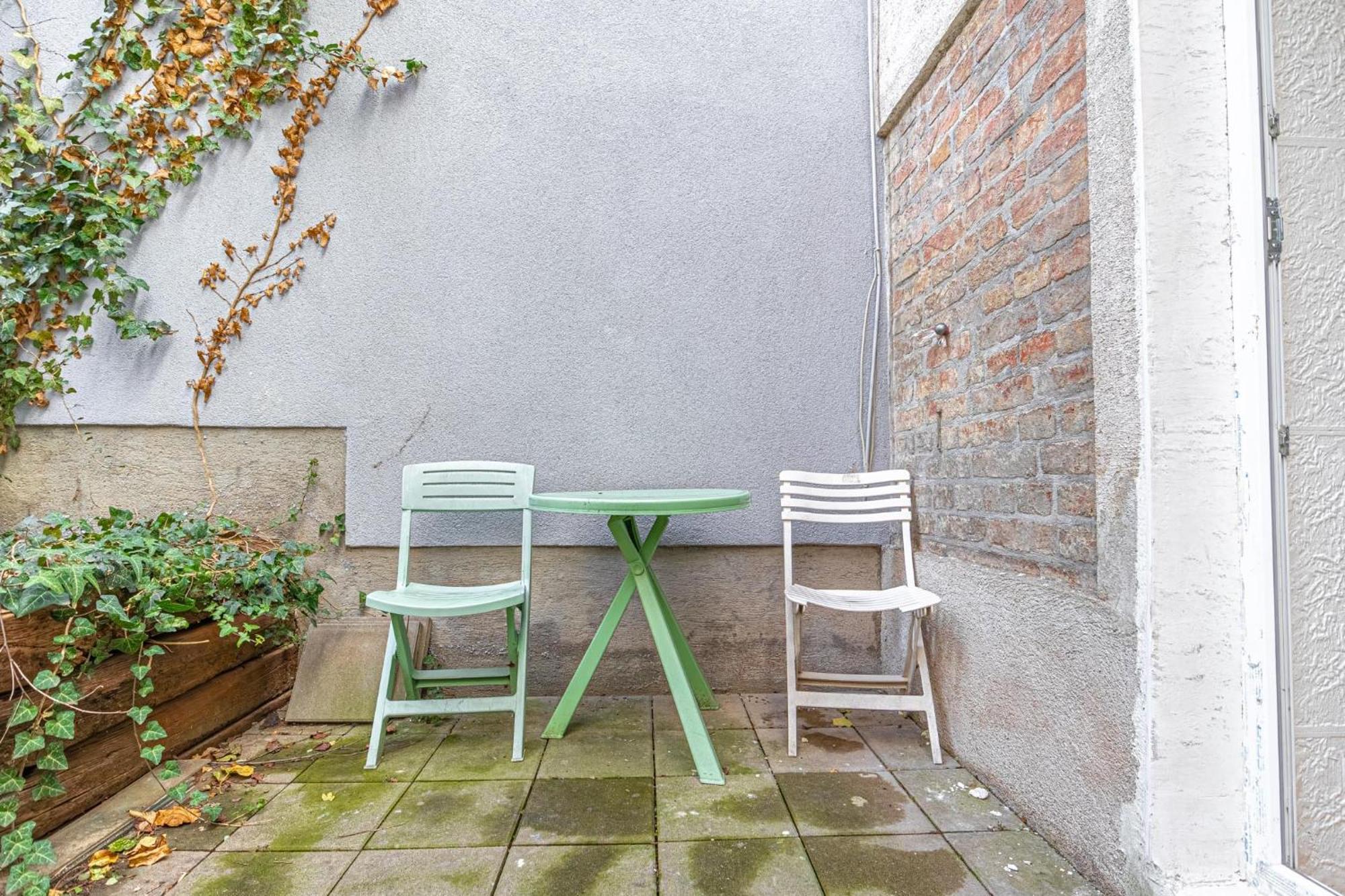 Simple Apt W Full Kitchen Wiener Stadthalle Exterior foto