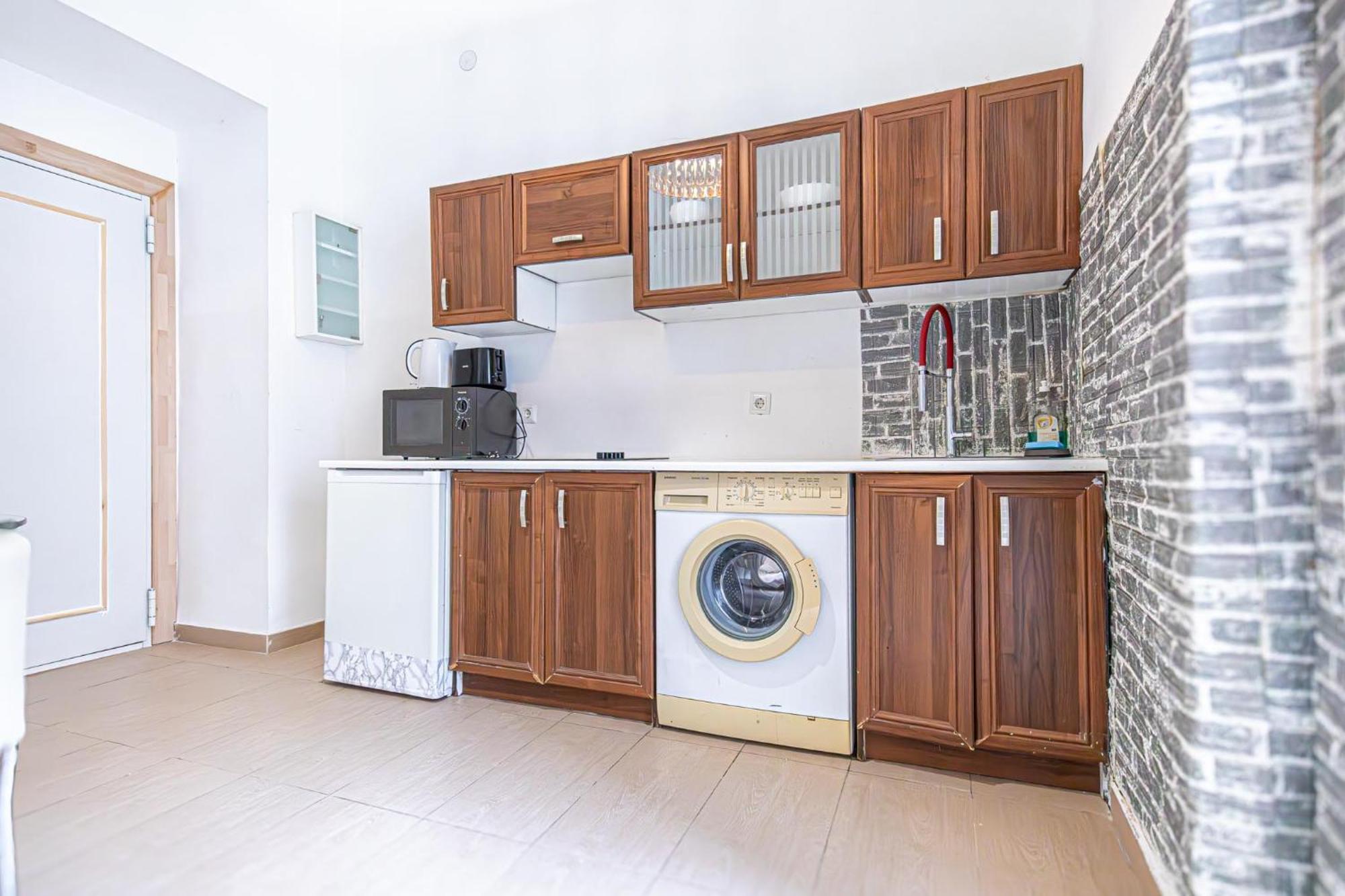 Simple Apt W Full Kitchen Wiener Stadthalle Exterior foto